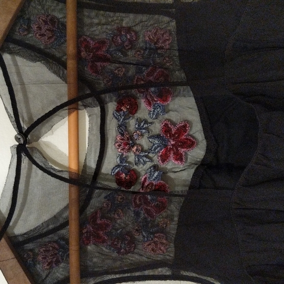 Hollister top - Picture 3 of 6